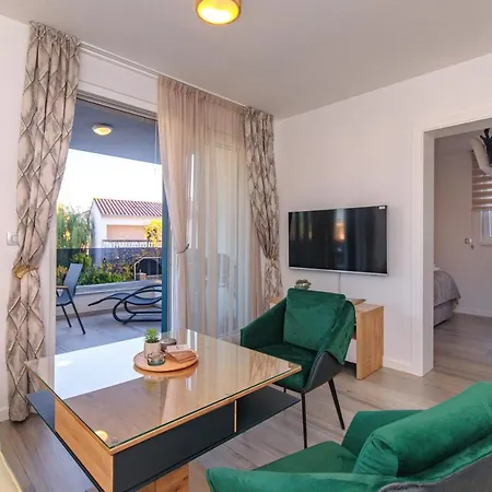 Apartment Comfortable 2 Bedroom Marina Close To *
