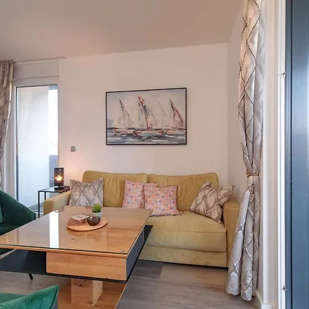 Comfortable 2 Bedroom Marina Close To Lägenhet Krk Town
